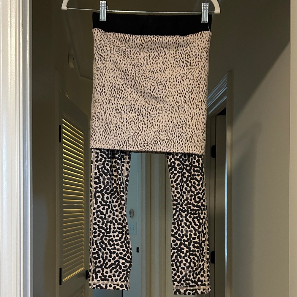lululemon athletica Black and Tan Cropped Pants